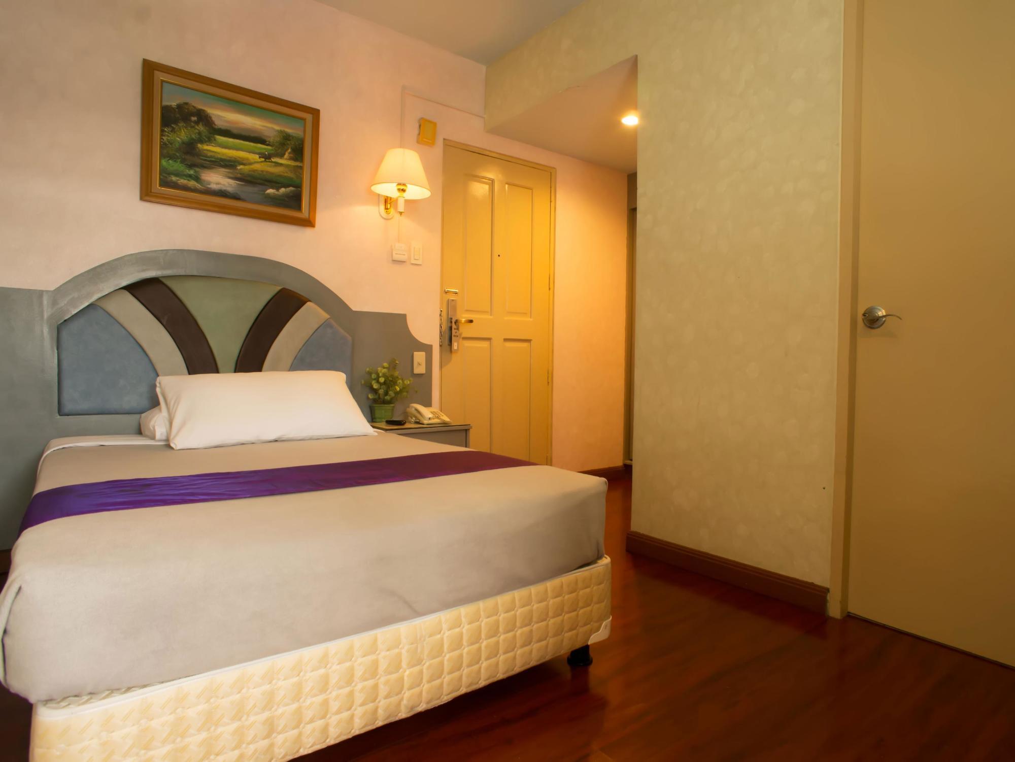 V Hotel Manila Dış mekan fotoğraf