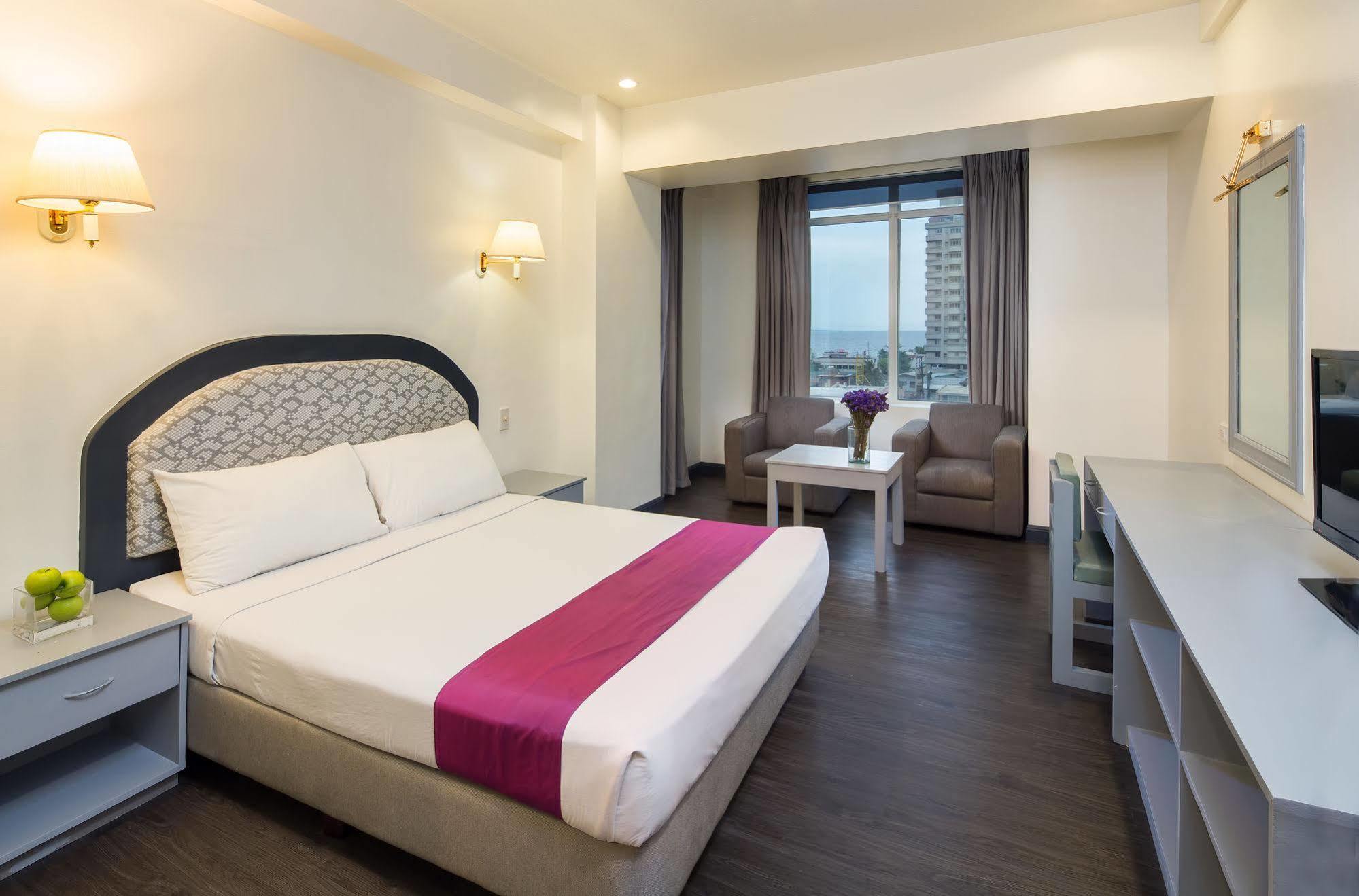 V Hotel Manila Dış mekan fotoğraf