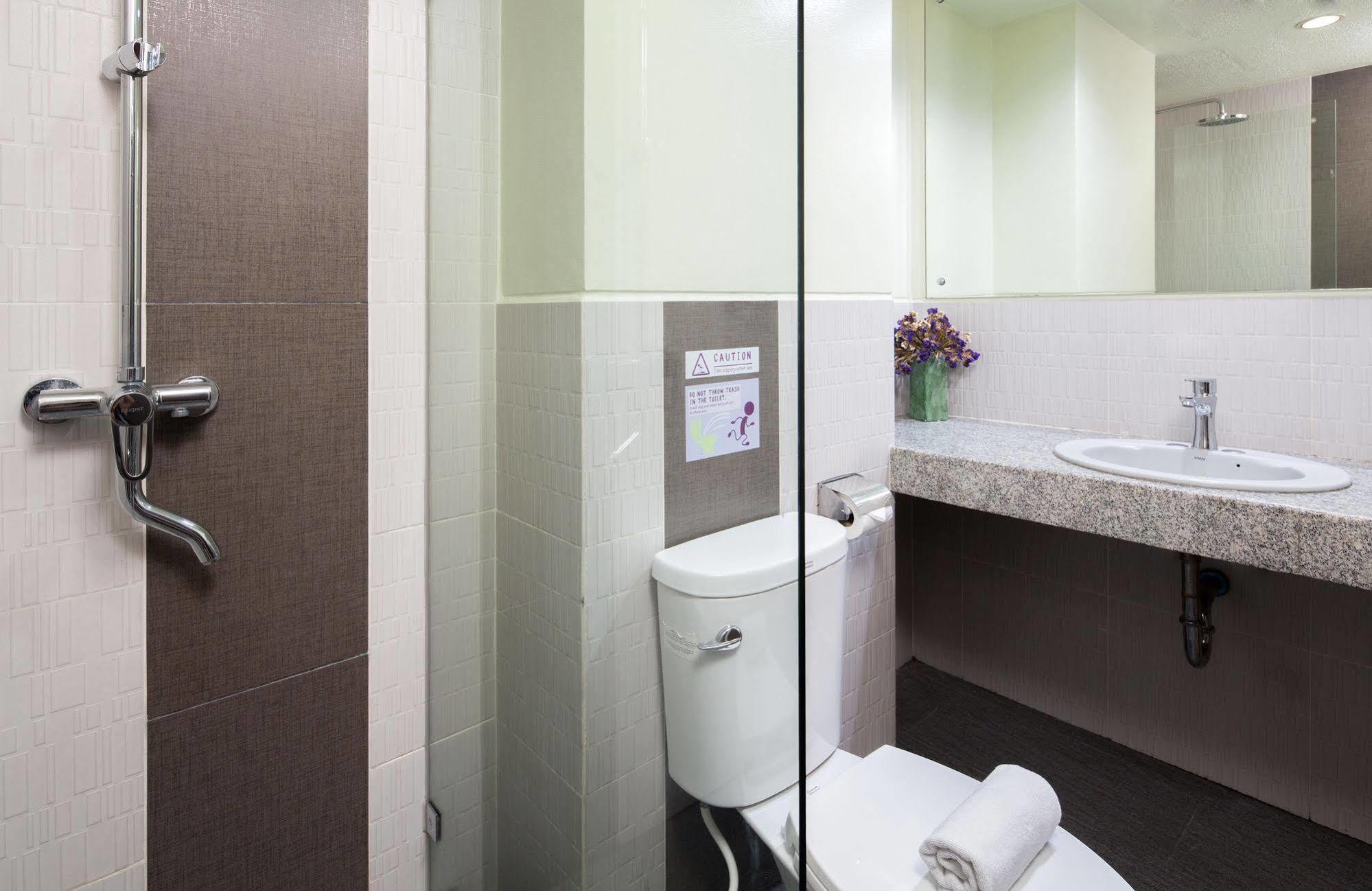 V Hotel Manila Dış mekan fotoğraf