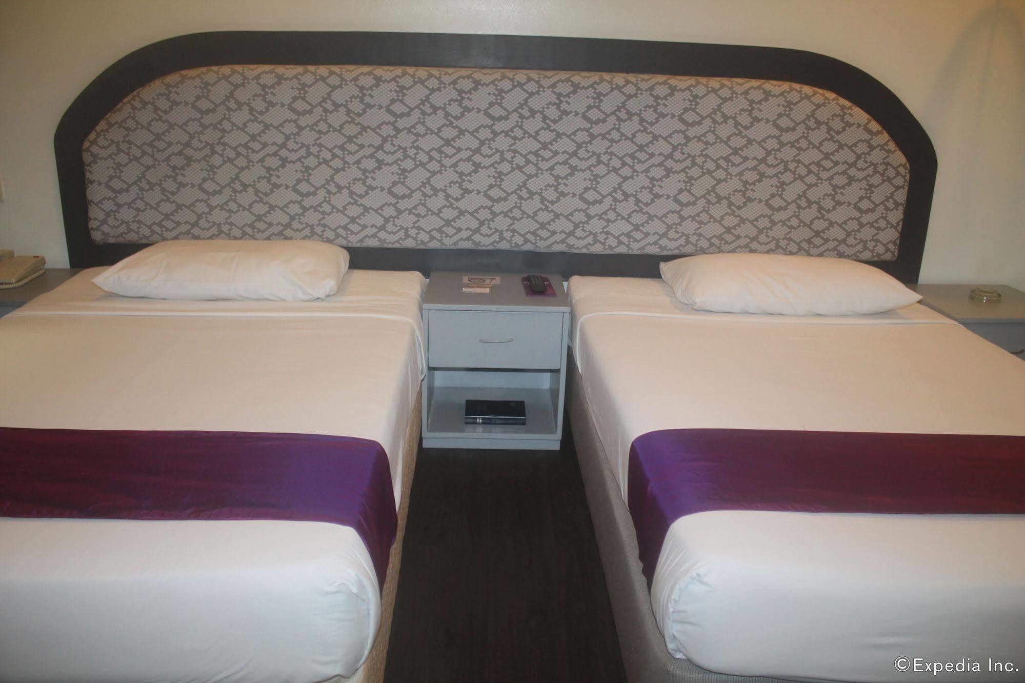 V Hotel Manila Dış mekan fotoğraf