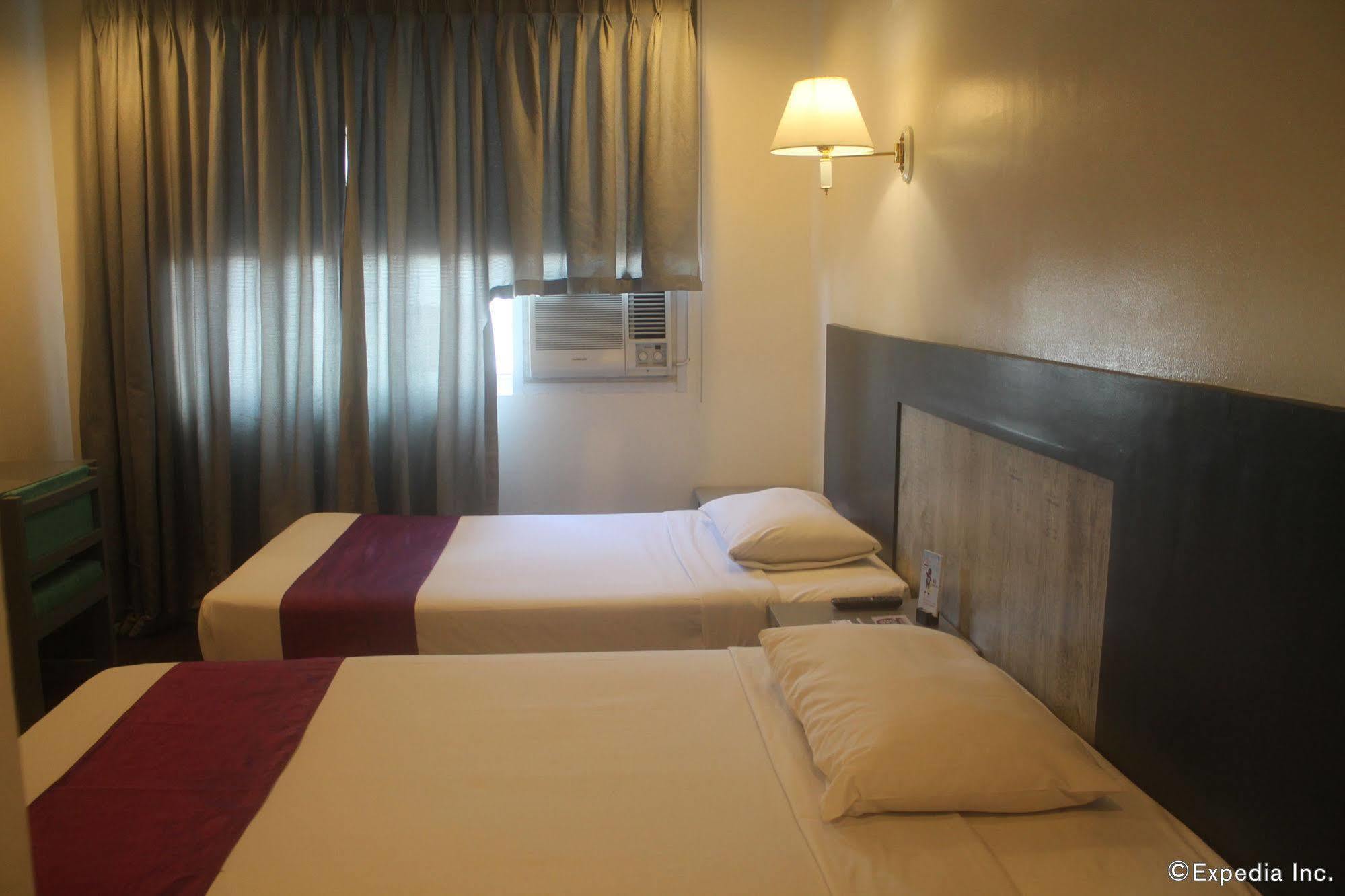 V Hotel Manila Dış mekan fotoğraf