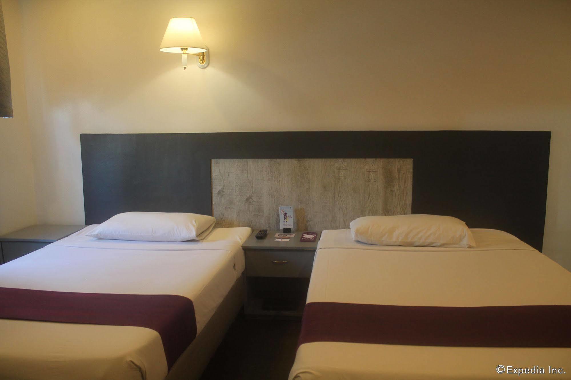 V Hotel Manila Dış mekan fotoğraf