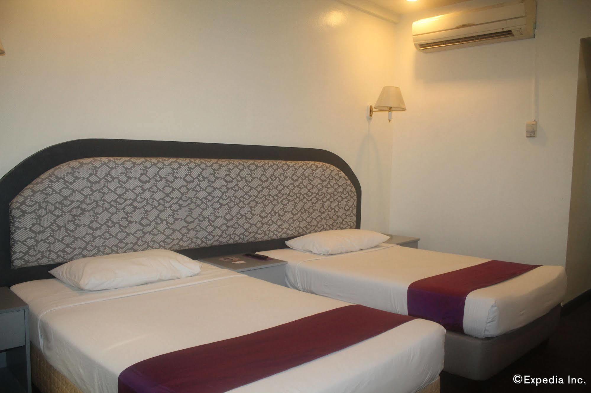 V Hotel Manila Dış mekan fotoğraf