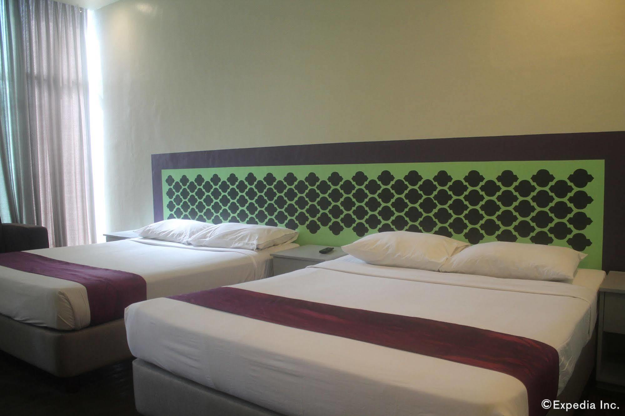 V Hotel Manila Dış mekan fotoğraf