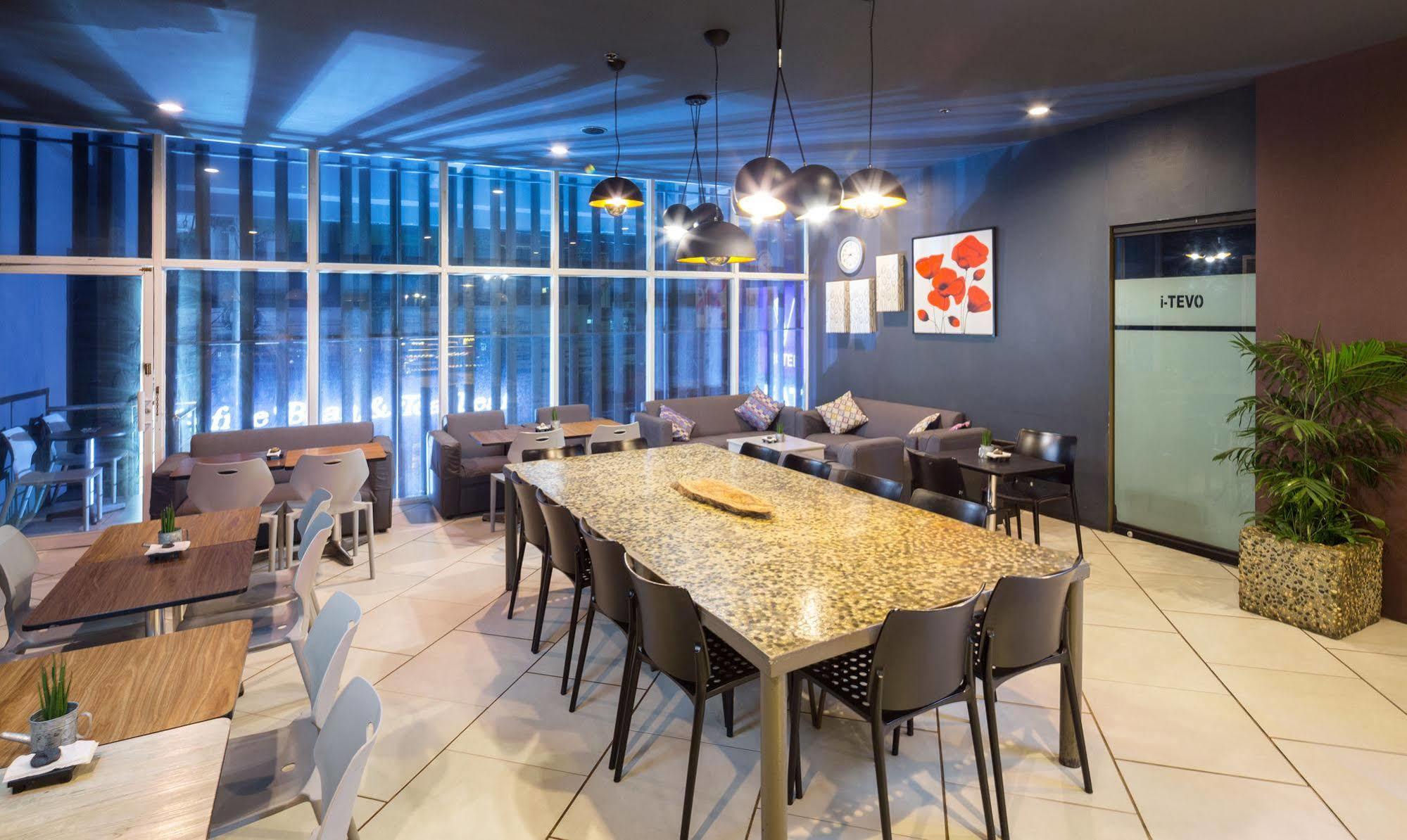 V Hotel Manila Dış mekan fotoğraf